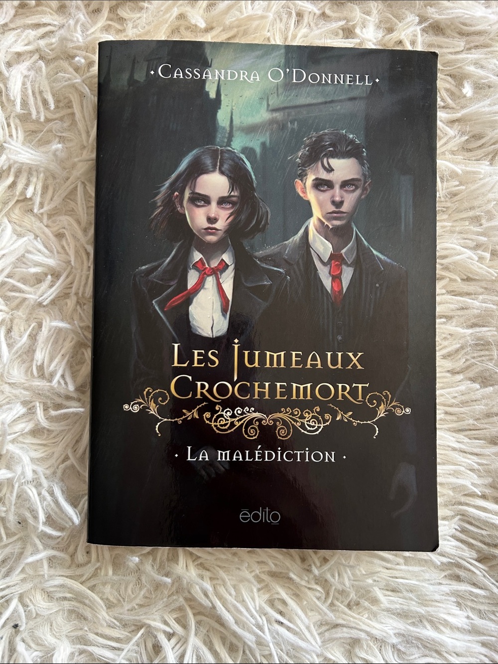 Les Jumeaux Crochemort - La Malédiction FRENCH TEEN novel Cassandra O’Donnell